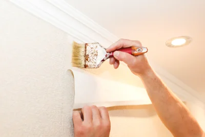 Pose de papier peint à Épaignes — revêtements muraux et toiles de verre